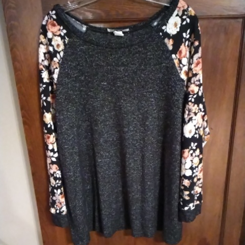 Moa Moa Black Floral Sleeve Sweatshirt